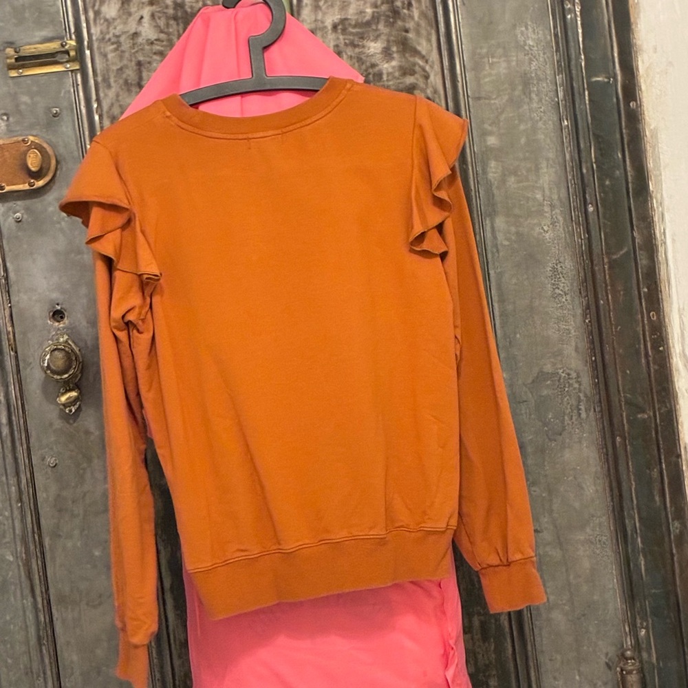 Small Rust Orange Ruffle Sweatshirt the drop - Picture 4 of 5